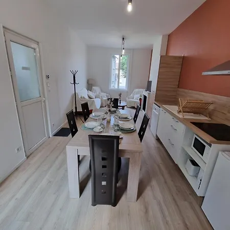 L Essentiel Pour 6 Personnes * Sireuil (Dordogne)